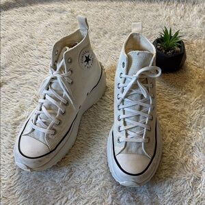 Converse Run Star Hike Hi Platform Unisex Size Men’s 10 Women’s size 11.5